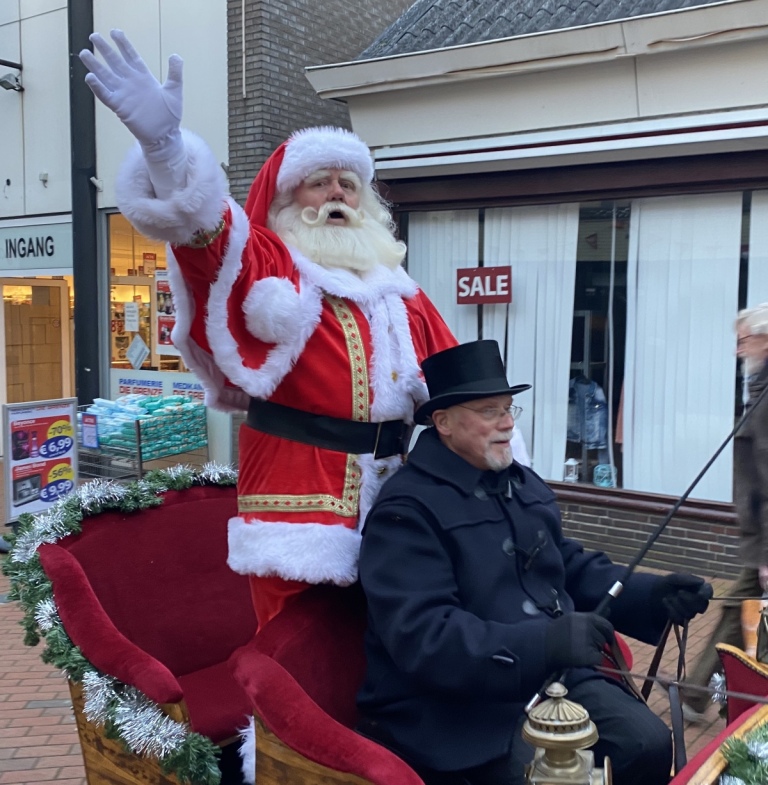 De kerstman in zijn arrenslee